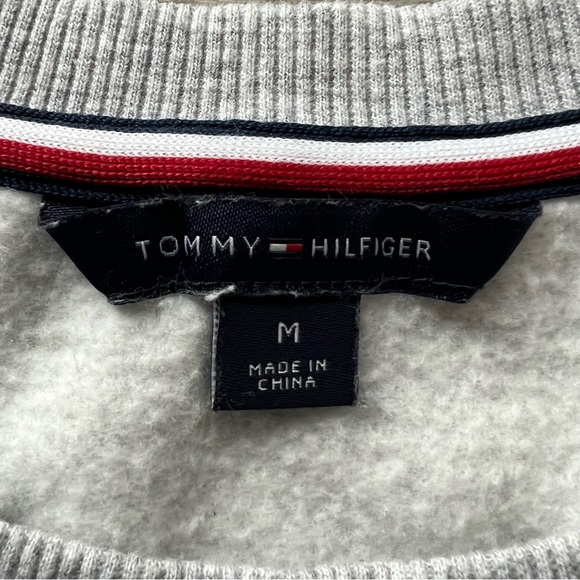 Tommy Hilfiger Gray Pullover Crewneck | Size Medium - Picture 4 of 4